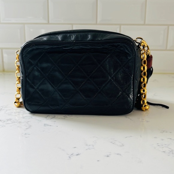 CHANEL Vintage Mini Black Lambskin Camera Bag - Picture 4 of 17